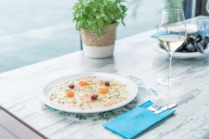 Carpaccio de gamba roja con huevas