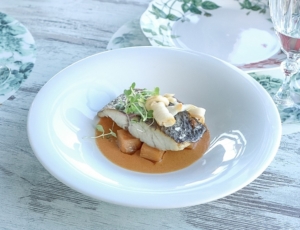 Corvina de lonja all i pebre