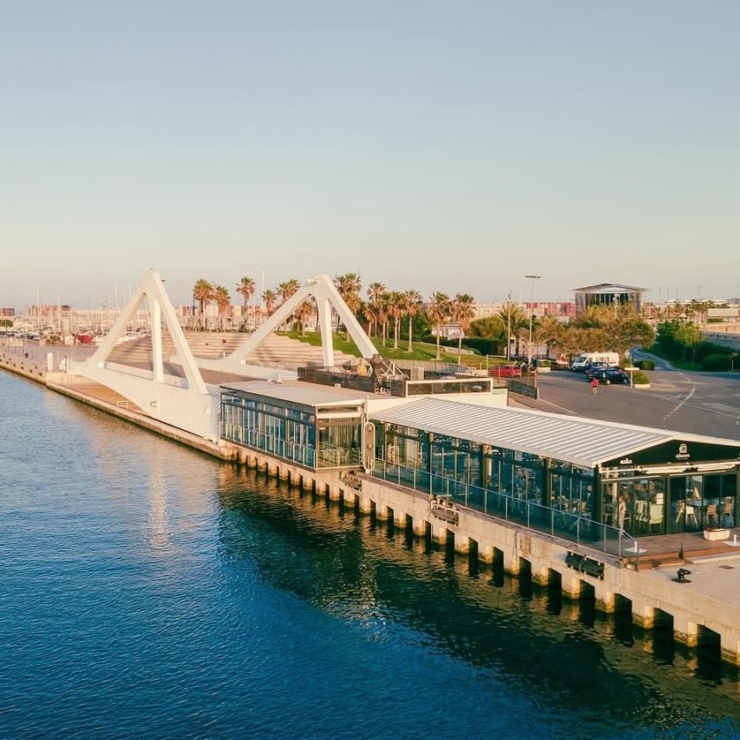 Organiza un evento privado con vistas al mar y cocina de autor